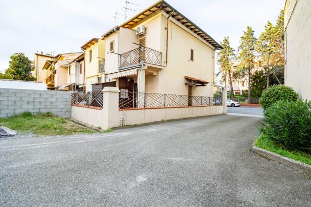 casa indipendente in vendita a Piombino in zona Fiorentina
