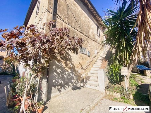 casa indipendente in vendita a Piombino