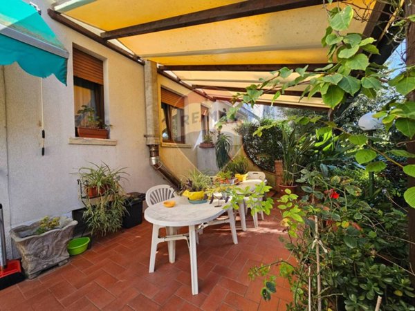 casa indipendente in vendita a Piombino in zona Baratti