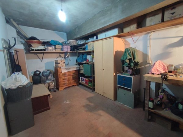 locale di sgombero in vendita a Piombino