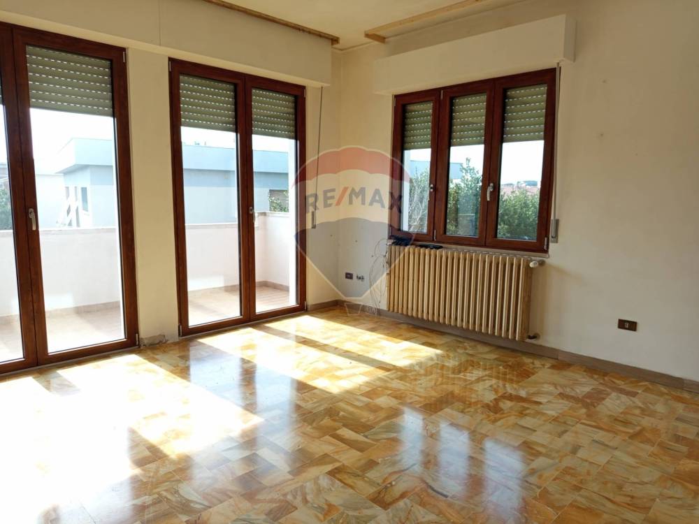 casa indipendente in vendita a Piombino