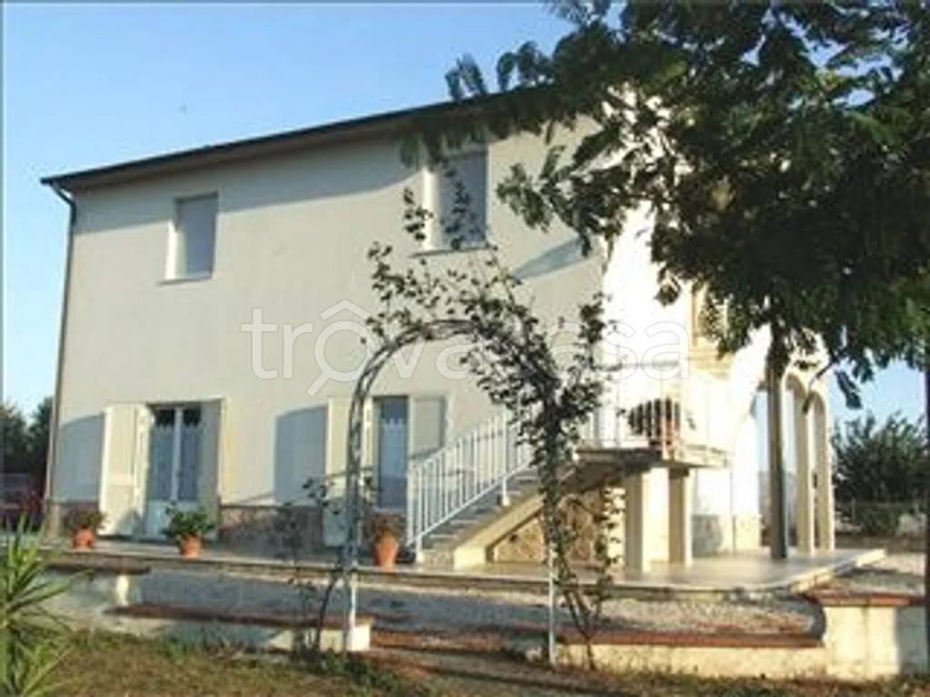 casa indipendente in vendita a Piombino