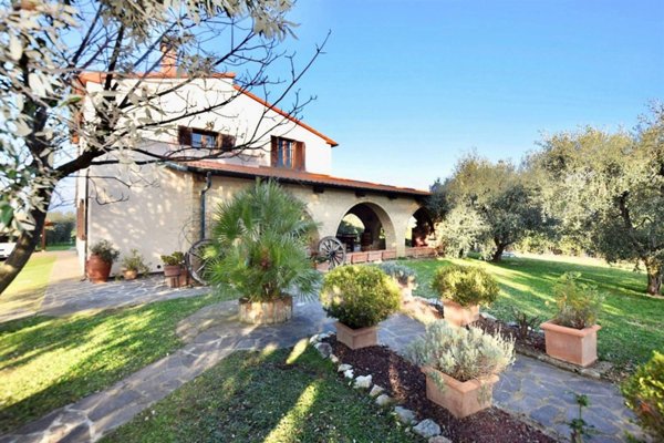 casa indipendente in vendita a Piombino