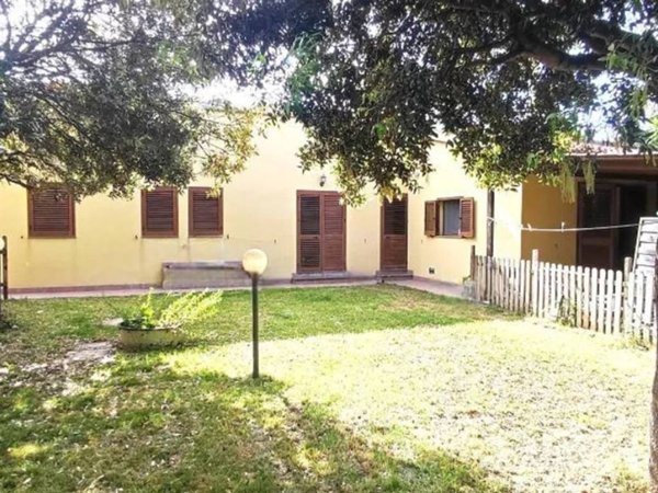 casa indipendente in vendita a Piombino in zona Baratti