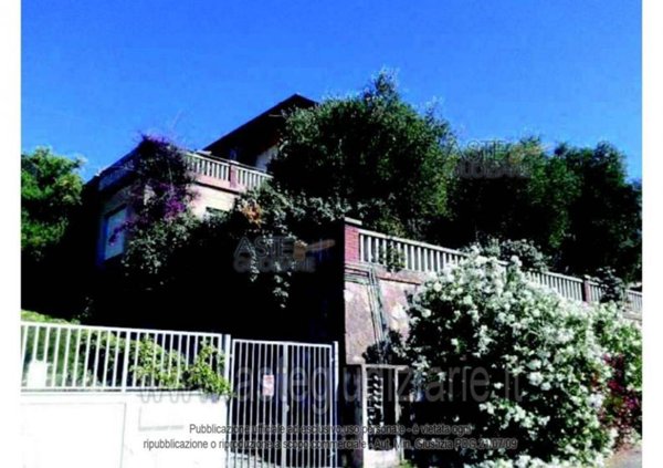 casa indipendente in vendita a Piombino
