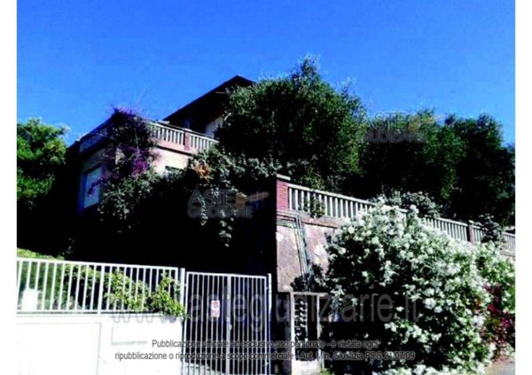 casa indipendente in vendita a Piombino