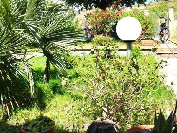 casa indipendente in vendita a Piombino