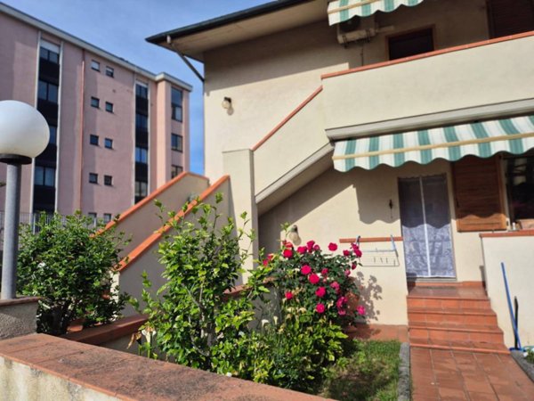 casa indipendente in vendita a Piombino