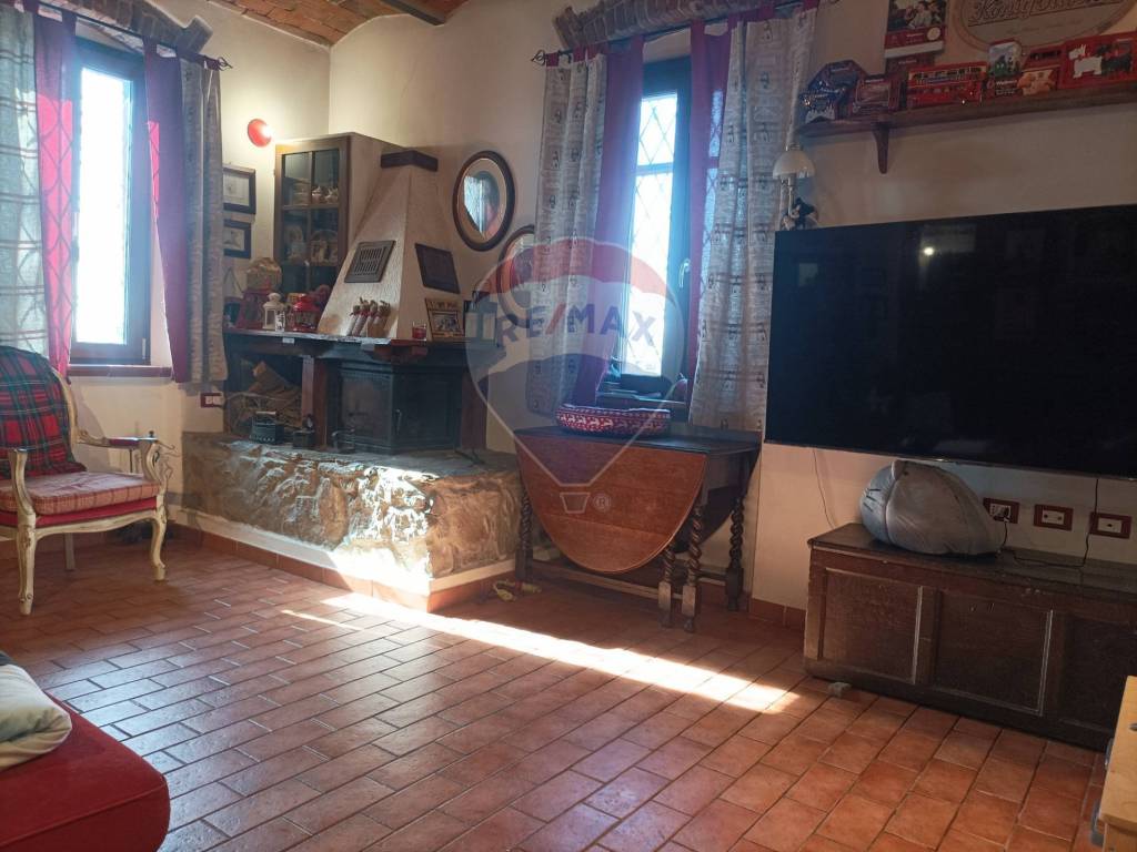 casa indipendente in vendita a Piombino