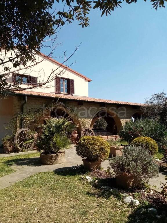 casa indipendente in vendita a Piombino