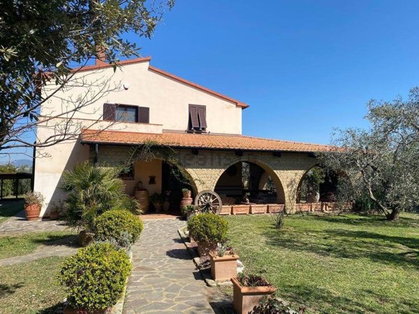 casa indipendente in vendita a Piombino in zona Baratti