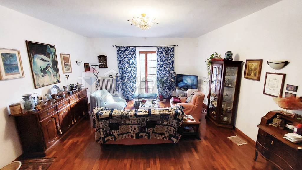 casa indipendente in vendita a Piombino