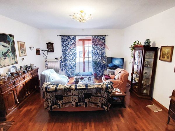 casa indipendente in vendita a Piombino