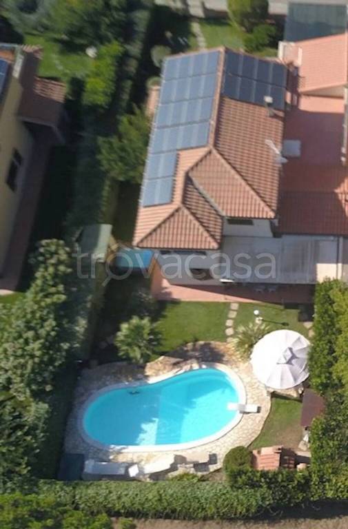 casa indipendente in vendita a Piombino