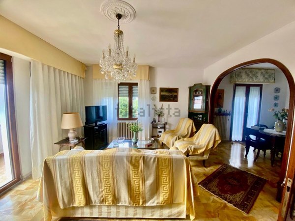 casa indipendente in vendita a Piombino