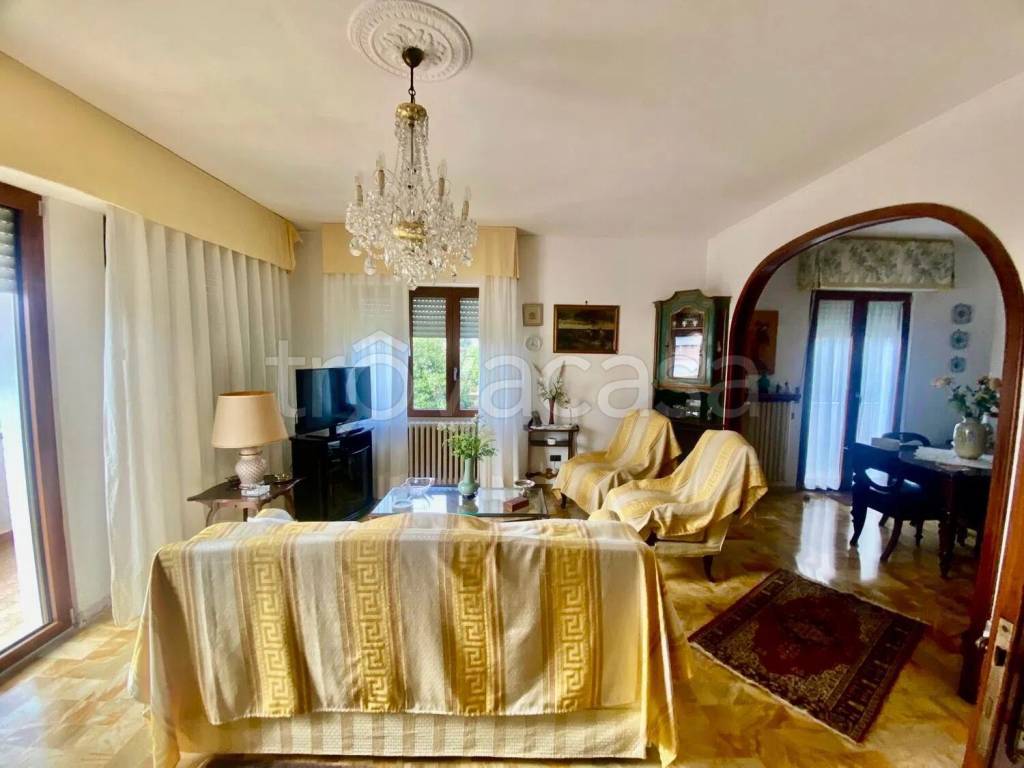 casa indipendente in vendita a Piombino