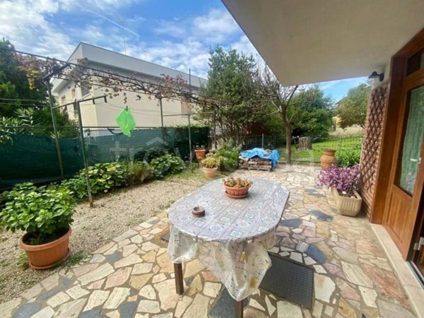 casa indipendente in vendita a Piombino