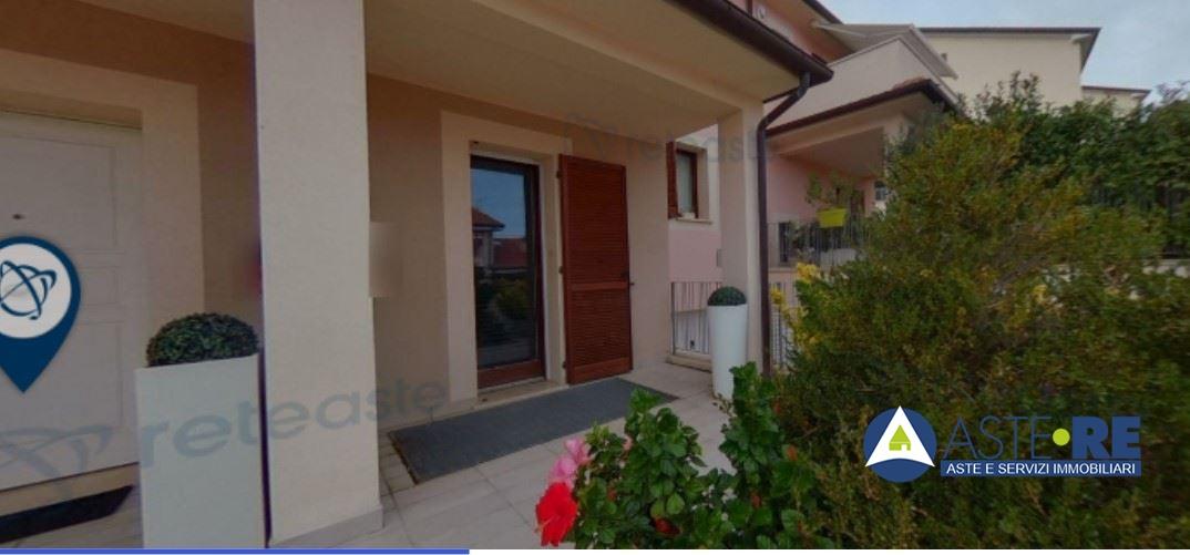 casa indipendente in vendita a Piombino