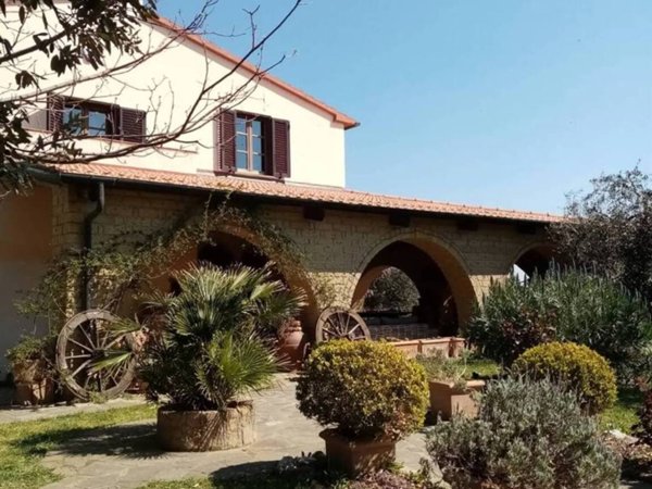 casa indipendente in vendita a Piombino