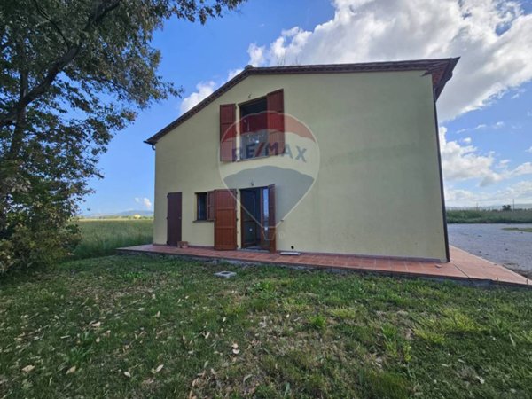 casa indipendente in vendita a Piombino