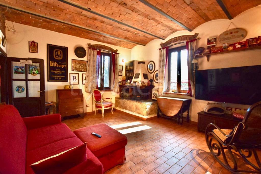 casa indipendente in vendita a Piombino