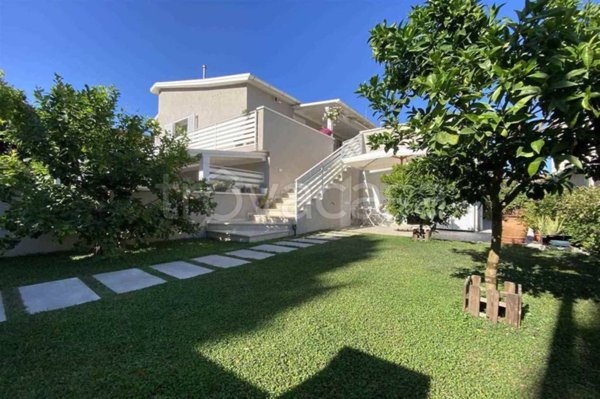 casa indipendente in vendita a Piombino