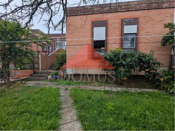 casa indipendente in vendita a Piombino