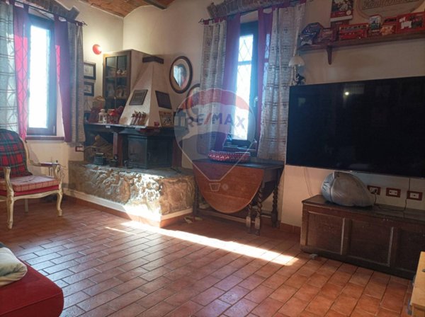 casa indipendente in vendita a Piombino