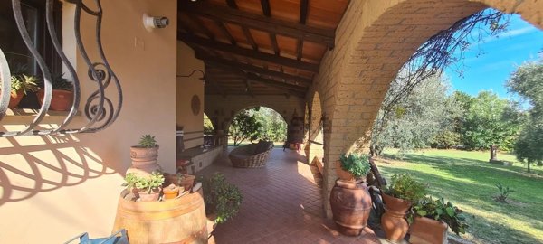 casa indipendente in vendita a Piombino