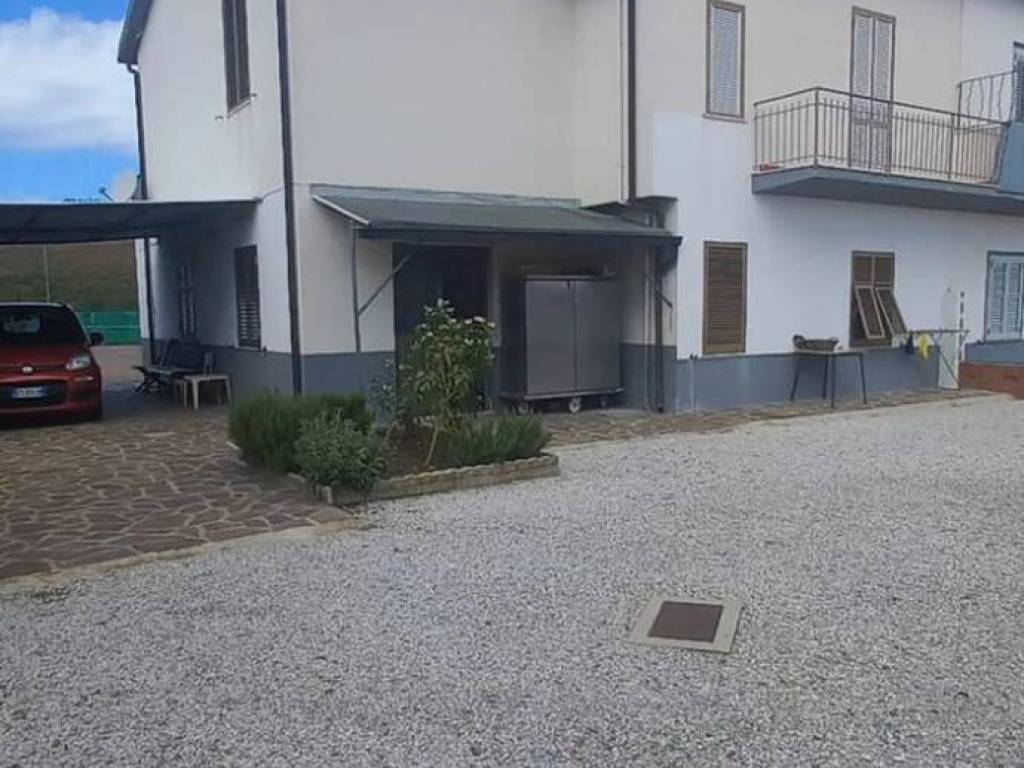 casa indipendente in vendita a Piombino