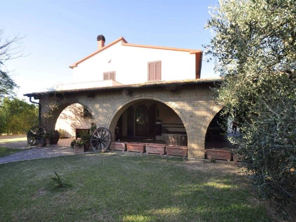 casa indipendente in vendita a Piombino