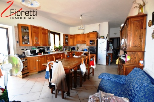 casa indipendente in vendita a Piombino
