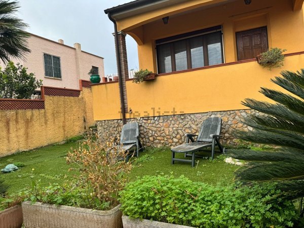casa indipendente in vendita a Piombino
