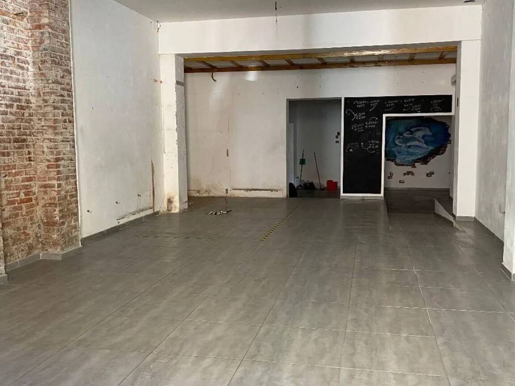 negozio in vendita a Piombino