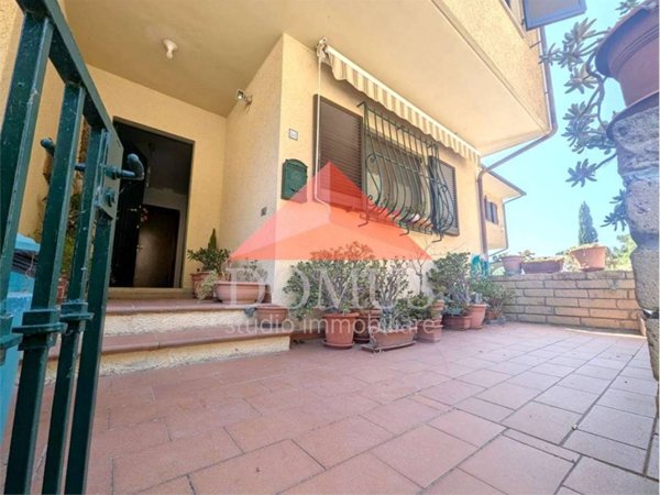 casa indipendente in vendita a Piombino