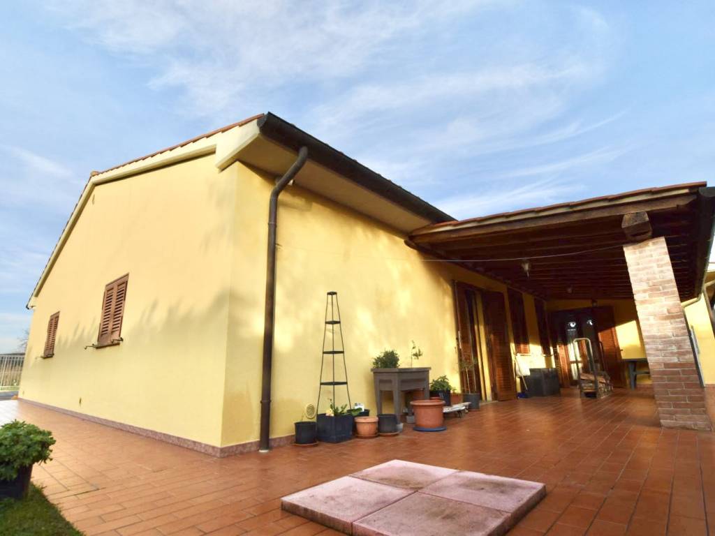 casa indipendente in vendita a Piombino in zona Baratti