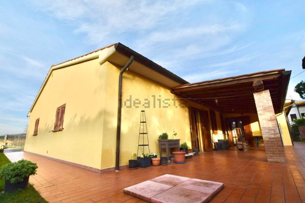 casa indipendente in vendita a Piombino in zona Baratti