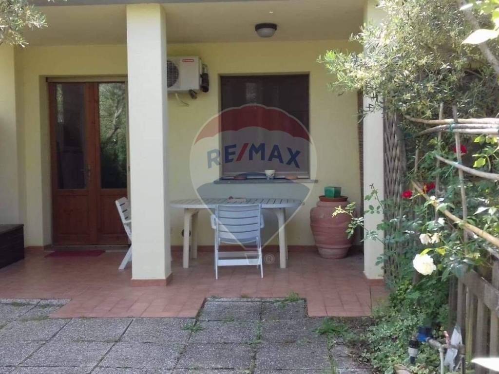 appartamento in vendita a Piombino in zona Populonia