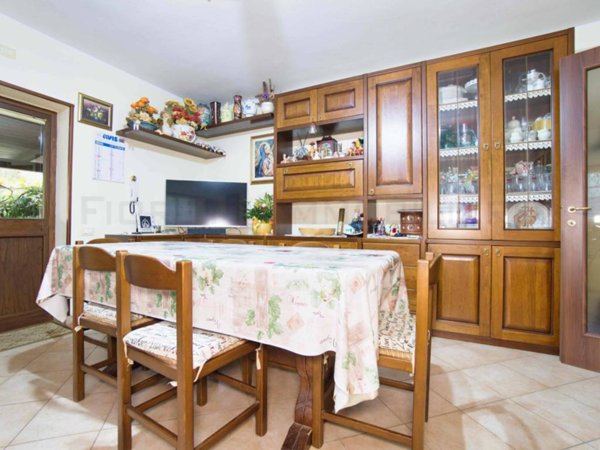 casa indipendente in vendita a Piombino