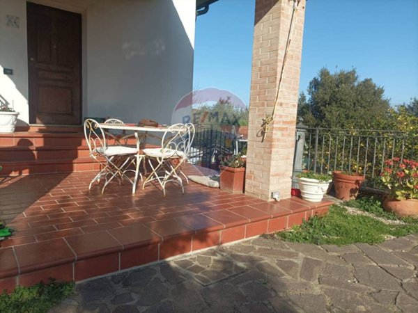 casa indipendente in vendita a Piombino