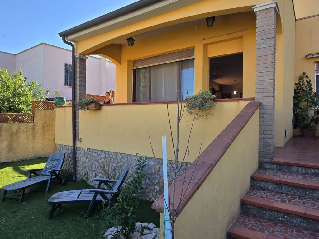 casa indipendente in vendita a Piombino