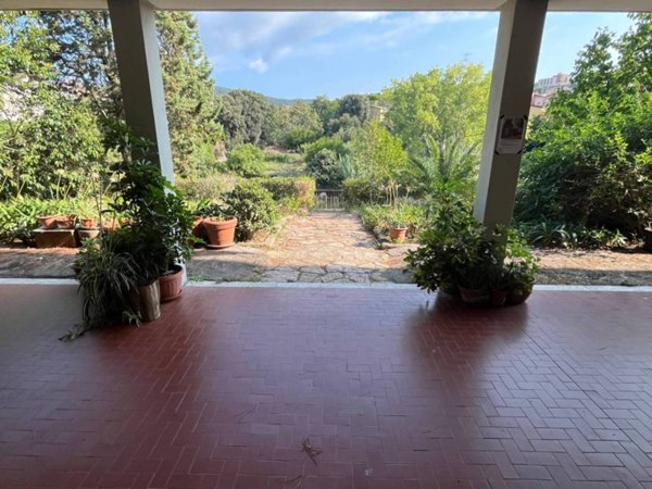appartamento in vendita a Piombino in zona Baratti