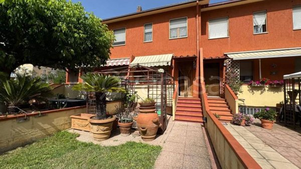 casa indipendente in vendita a Piombino