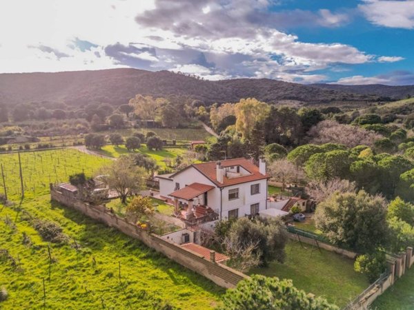 casa indipendente in vendita a Piombino