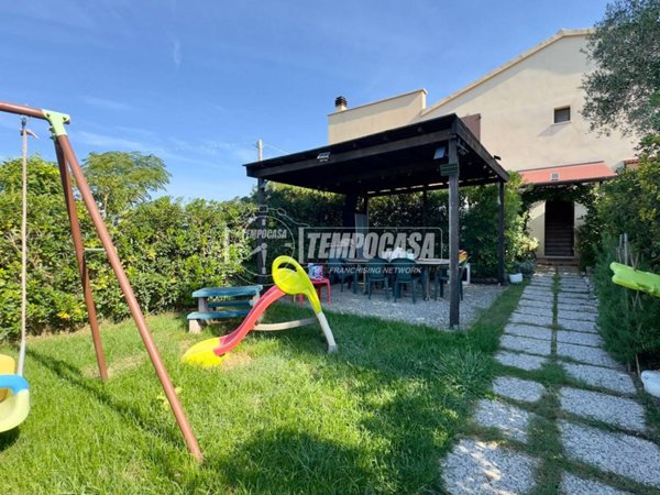 appartamento in vendita a Piombino in zona Baratti