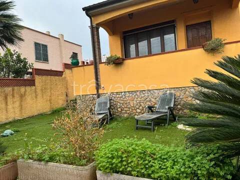 casa indipendente in vendita a Piombino