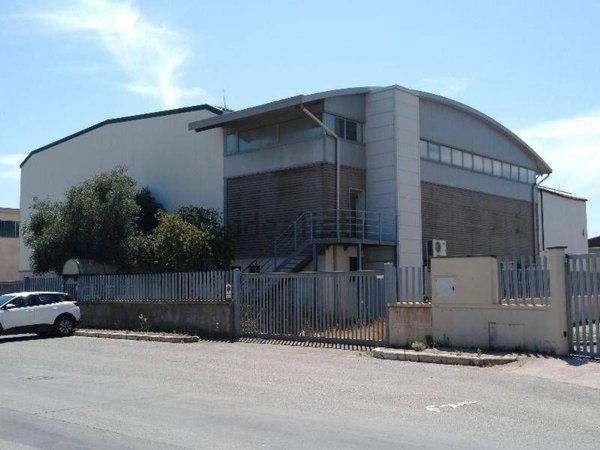 capannone in vendita a Piombino