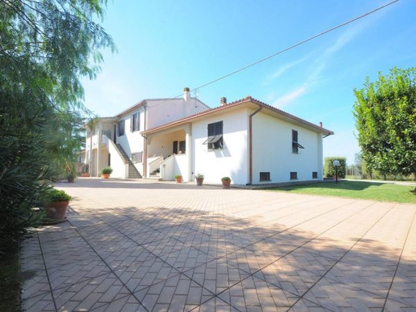 casa indipendente in vendita a Piombino
