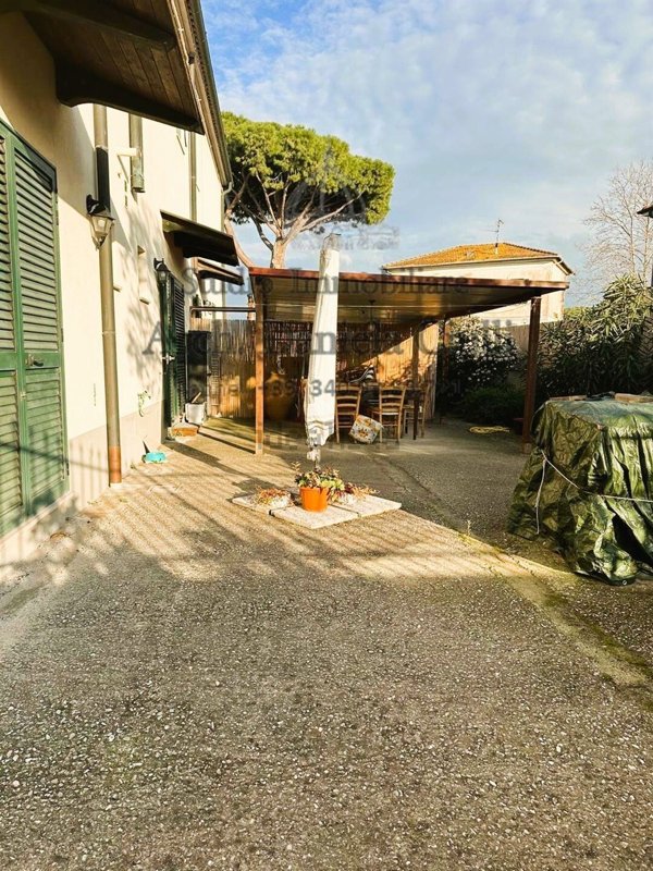 appartamento in vendita a Piombino in zona Populonia