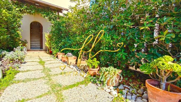 appartamento in vendita a Piombino in zona Baratti